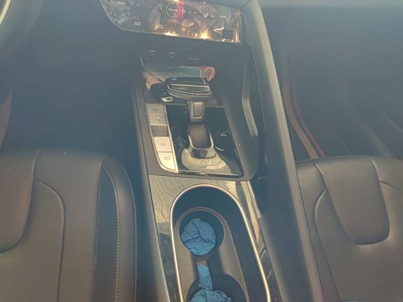 Used Hyundai Elantra 2022 1.5L CVT LUX Prestige Edition — 13