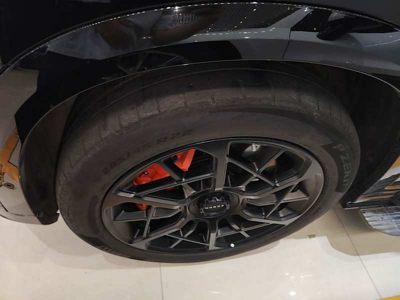 Used Zeekr 9X 2025 Moon Black Edition 70kWh — 22