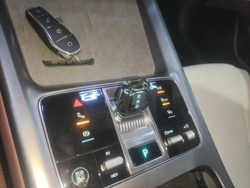 Used BYD Seal 2023 DM-i 1.5L 121km Prestige Model — 14