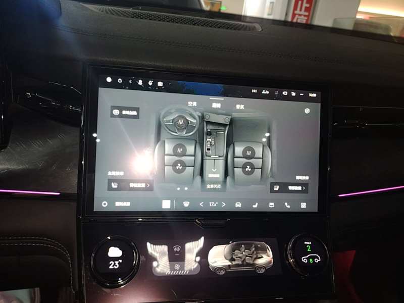 Used Lynk & Co 09 2021 2.0T Halo Six-Seater — 12