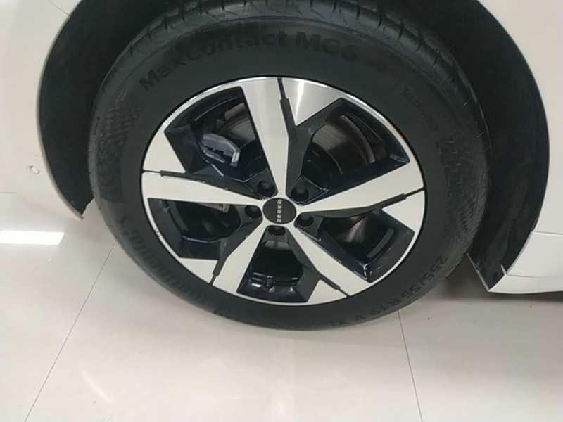 Used Zeekr 001 2023 WE Edition 100 kWh — 25