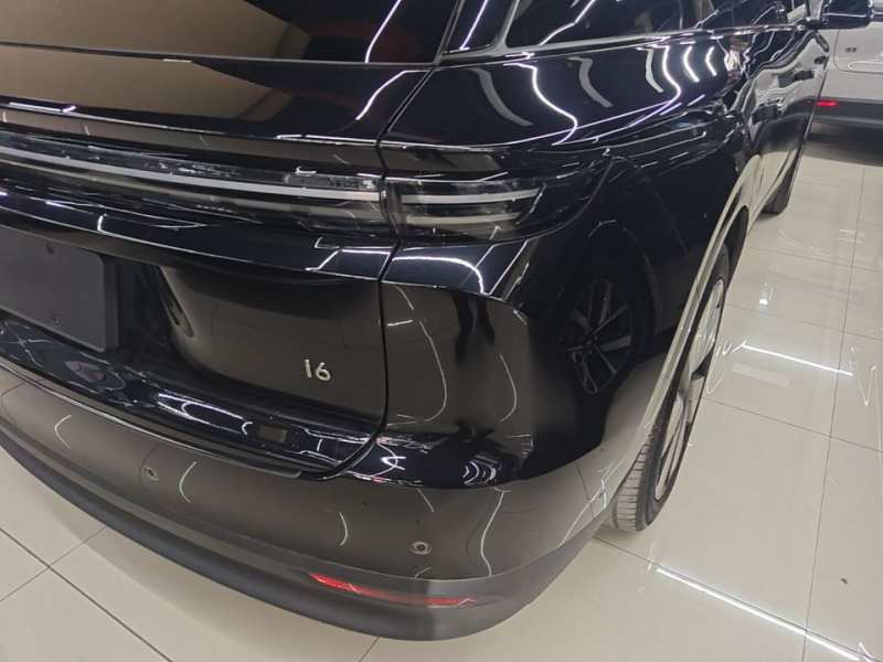 Used Li Auto i6 2025 Model Four-Wheel-Drive Standard Type — 7