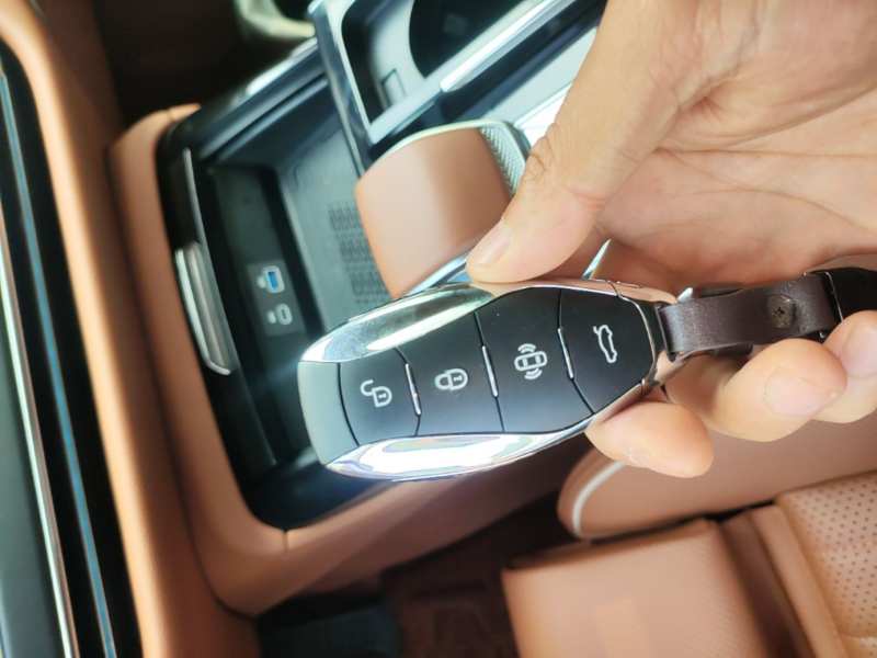 Used Hongqi H9 2025 Model Facelifted 2.0T Two-Wheel Drive Flag-Style Luxury Business Edition, 5 Seats – Chinese Trim Xiang — 8