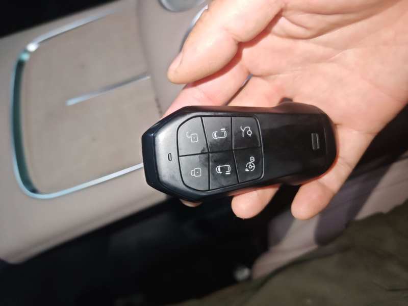 Used XPeng X9 2025 650 Long-Range Max — 8