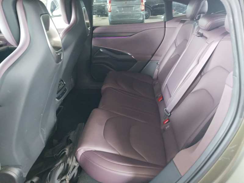Used Xiaomi Auto SU7 2024 Four-Wheel Drive Ultra-Long Range Advanced Intelligent Driving Max Edition — 16