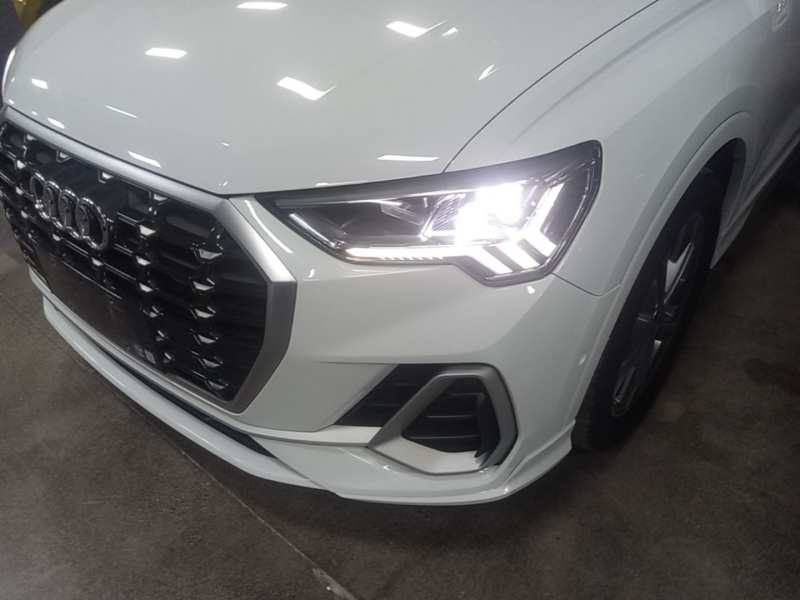Used Audi Q3 2023 35 TFSI Fashion Elegant Version (1.4T) — 23