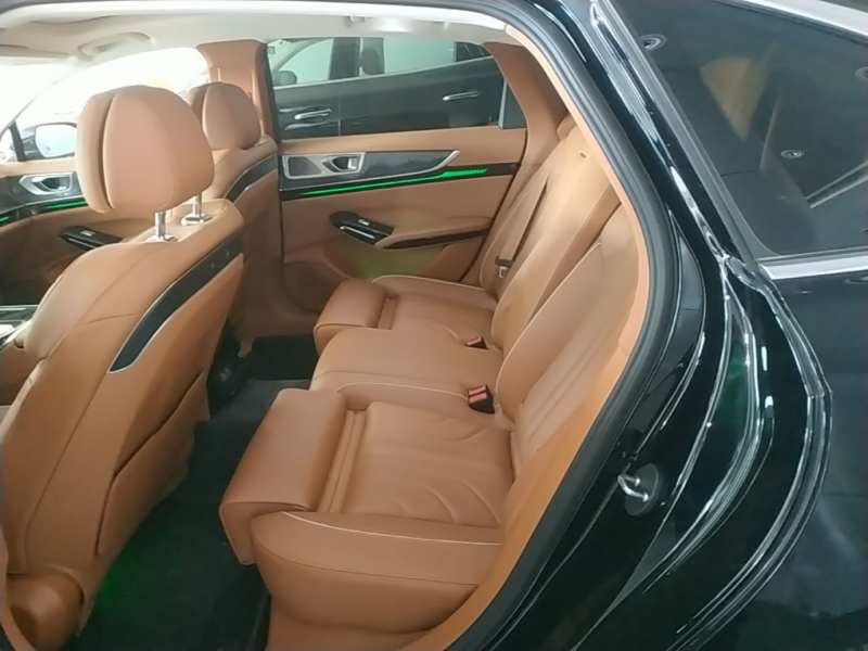 Used Hongqi H9 2025 2.0T Two-Wheel-Drive Flagship Luxury Business Edition 5 Seats — 16