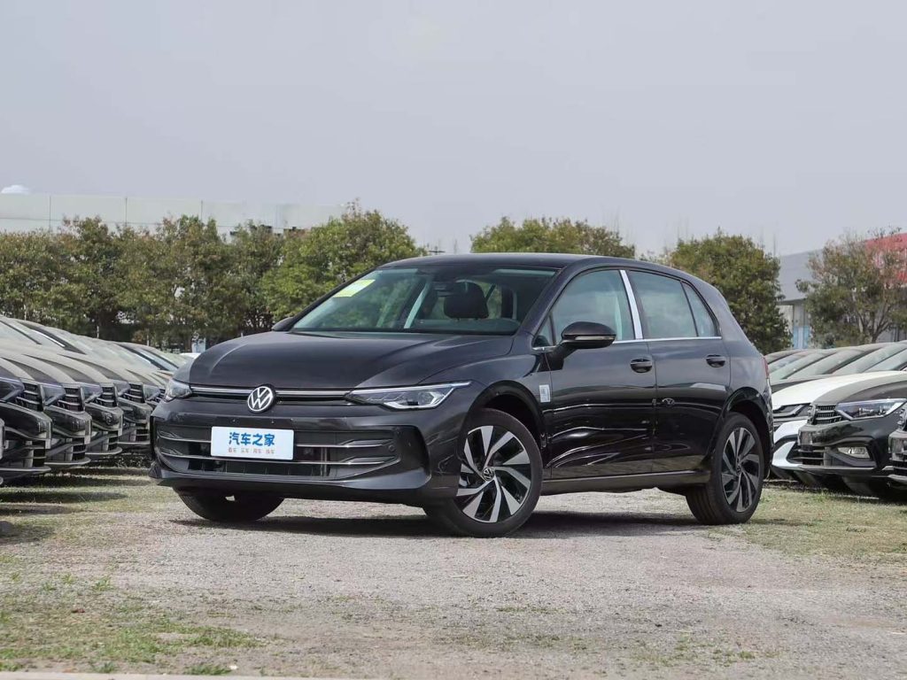 2026 Golf 300TSI R-Line