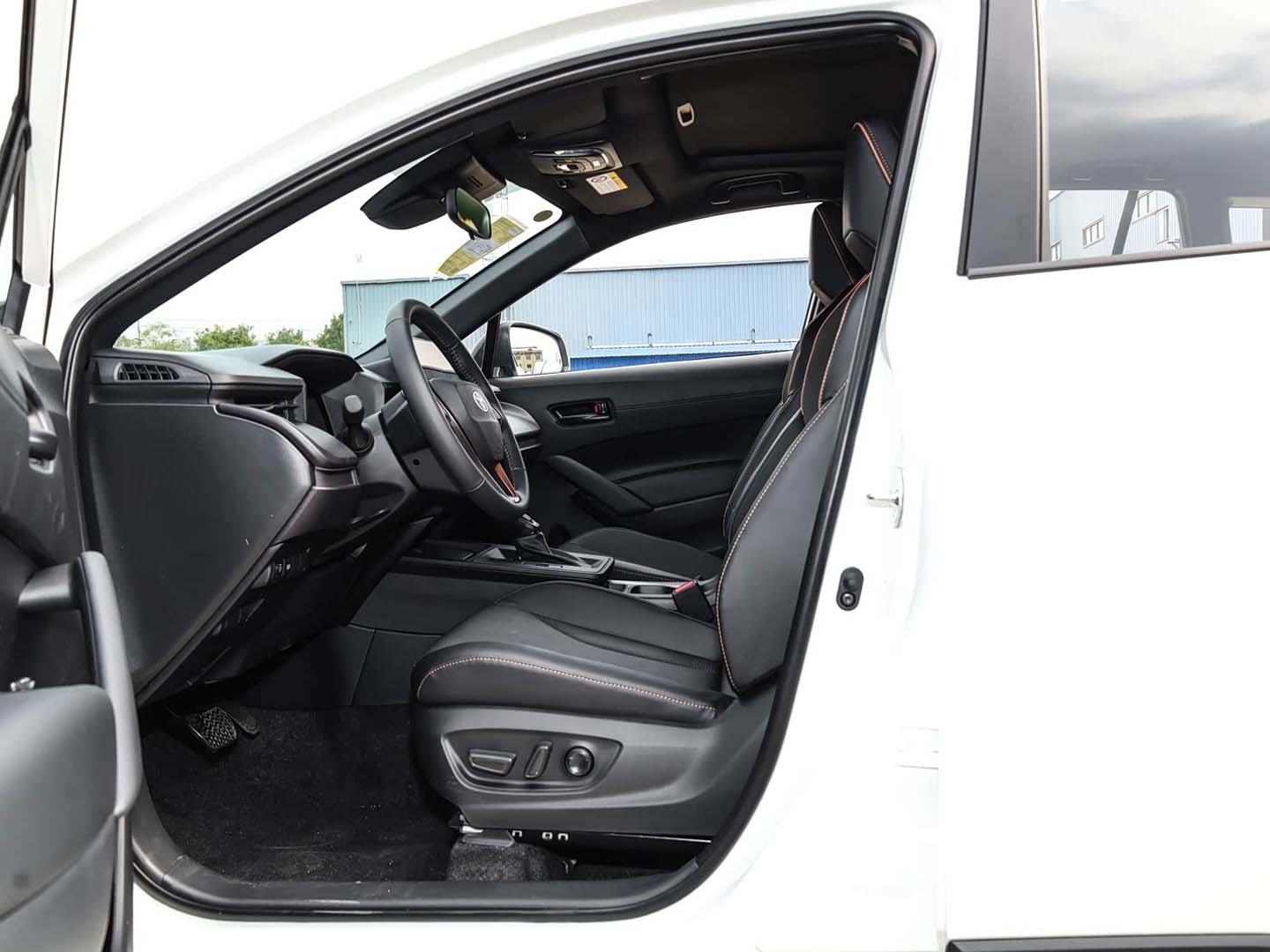 2026 TOYOTA COROLLA CROSS 2.0L HYBRID ELITE EDITION — 5
