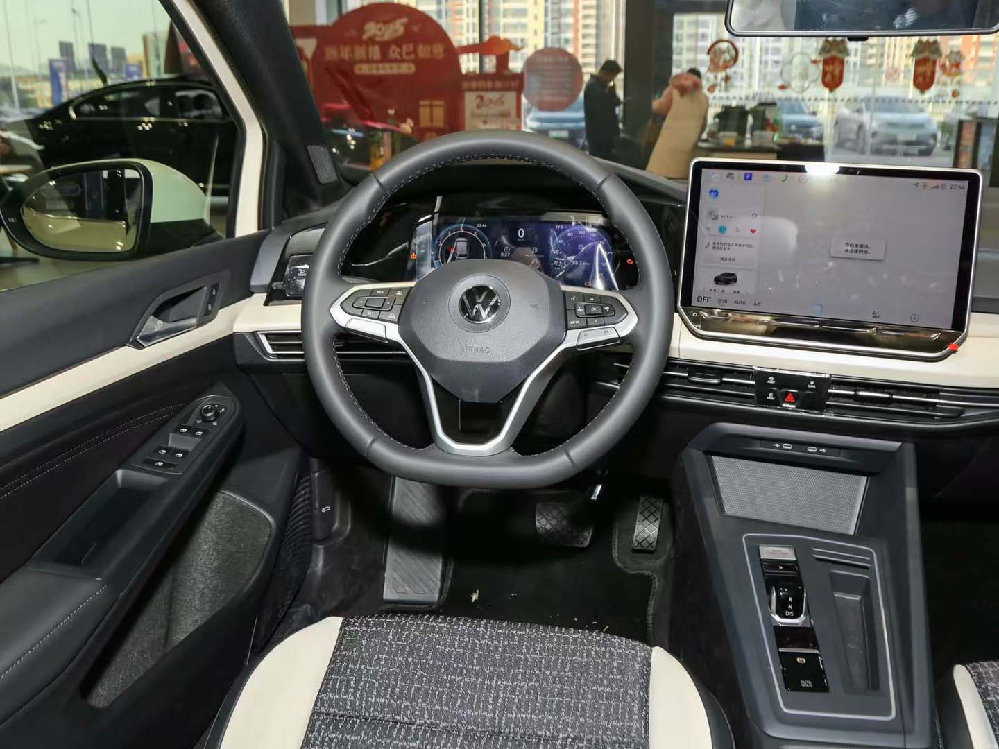 2026 Golf 300TSI R-Line — 8