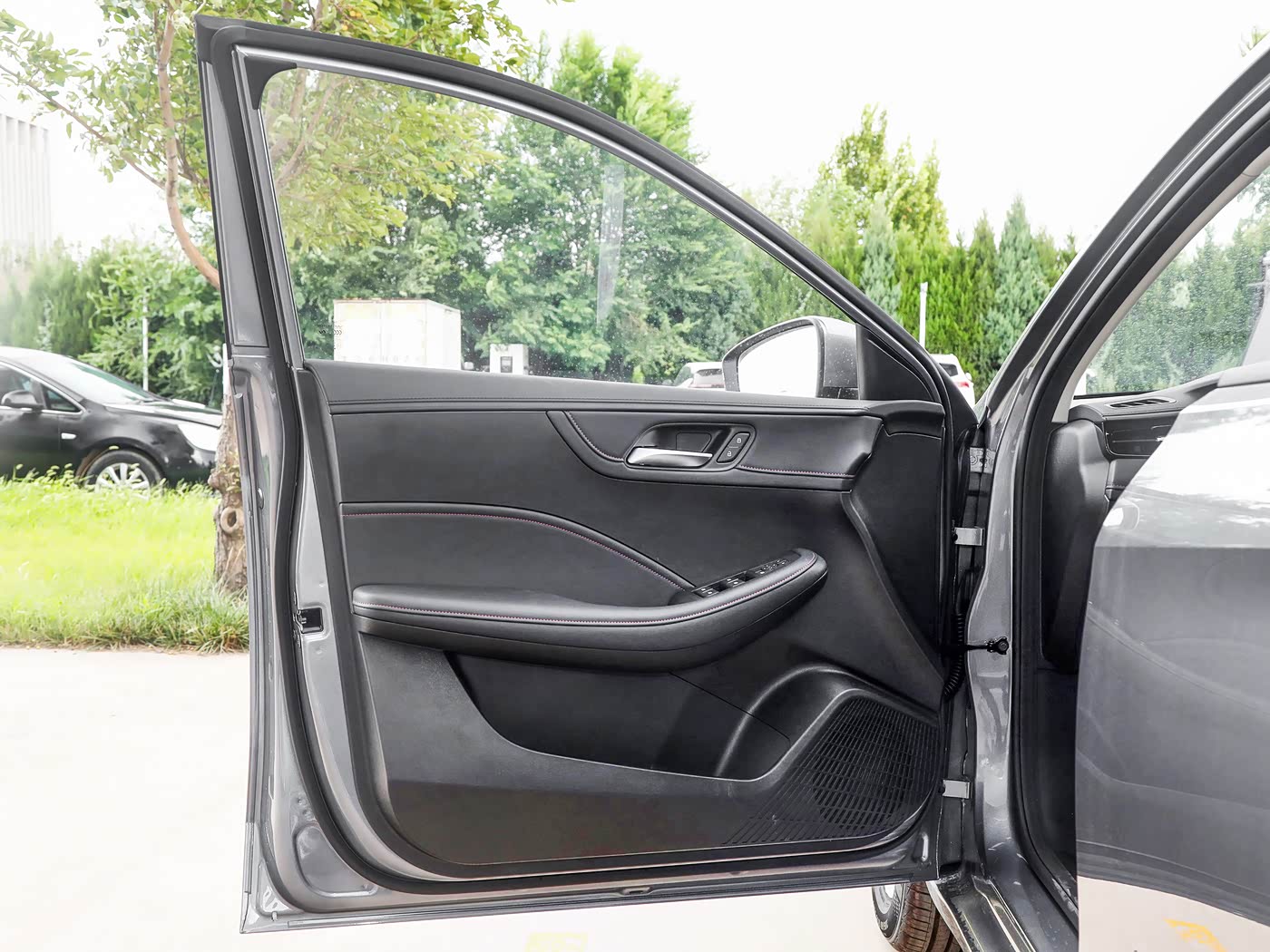 2026 Roewe I5 — 5