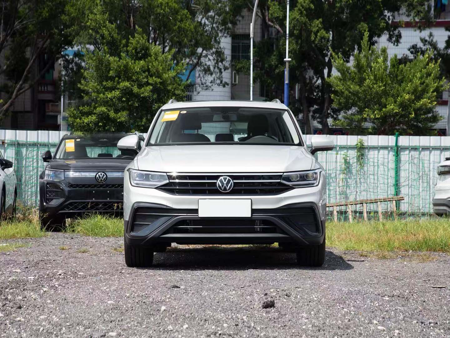 Tiguan L 2025 330TSI Automatic 2WD Dragon Edition — 1