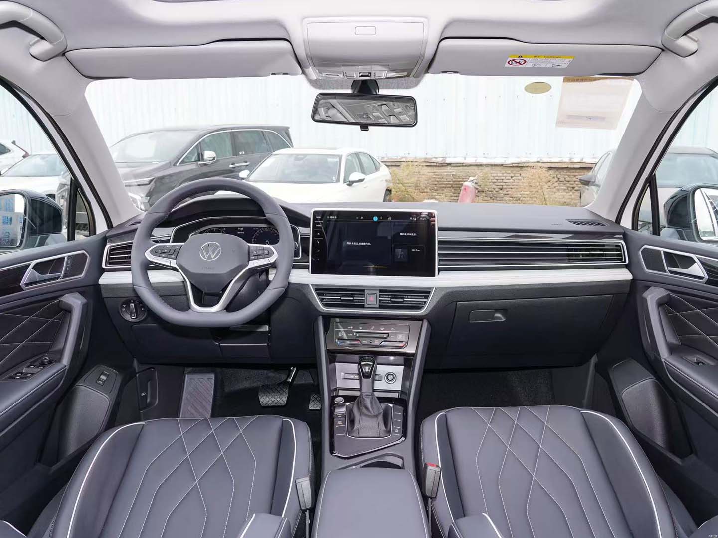 Tiguan L 2025 330TSI Automatic 2WD Dragon Edition — 6
