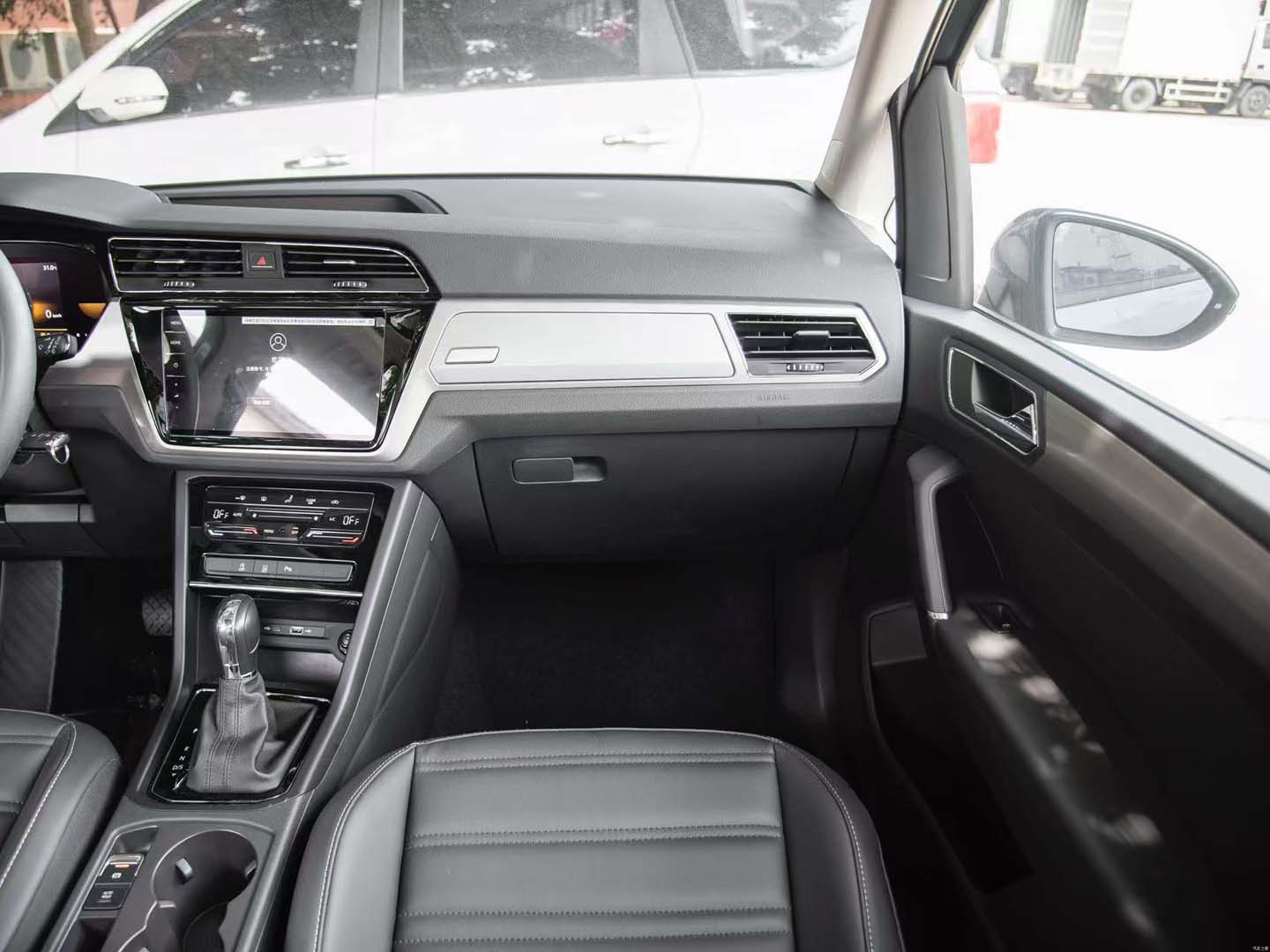 2026 VW TOURAN L FASHION EDITION — 6