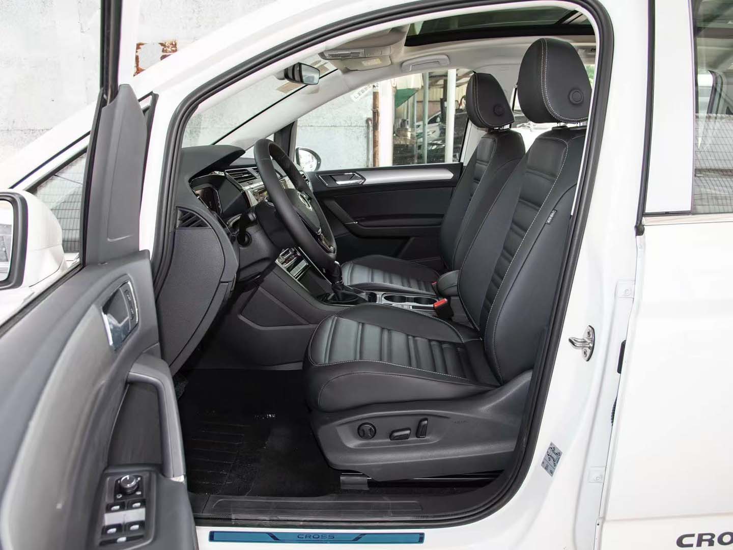 2026 VW TOURAN L FASHION EDITION — 7