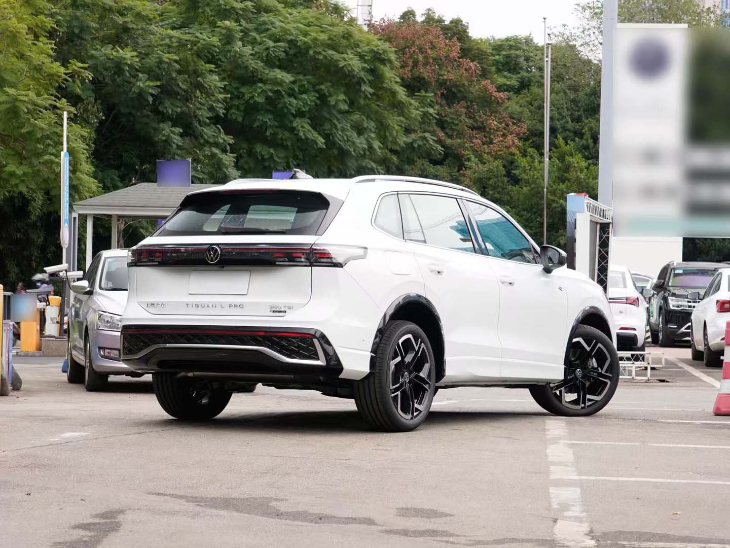 Tiguan L 2026 PRO 380TSI 4WD R-Line Smart Edition — 4