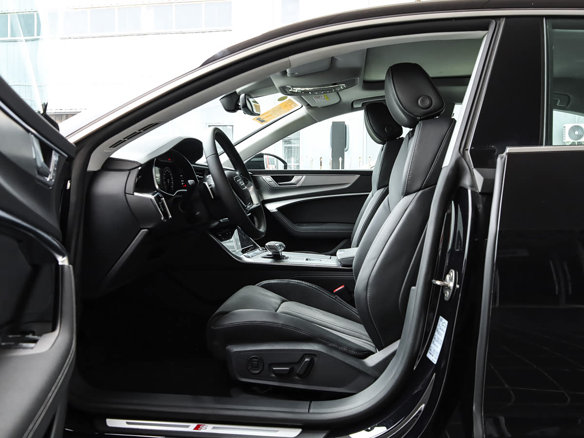 Audi A7L 45TFSI quattro Black Warrior Edition — 7