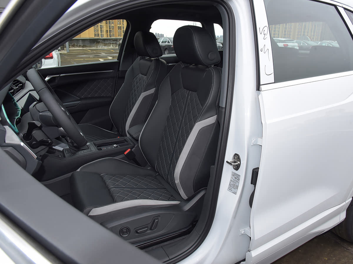 Audi Q3 2026 45th Anniversary 35TFSI Style — 8