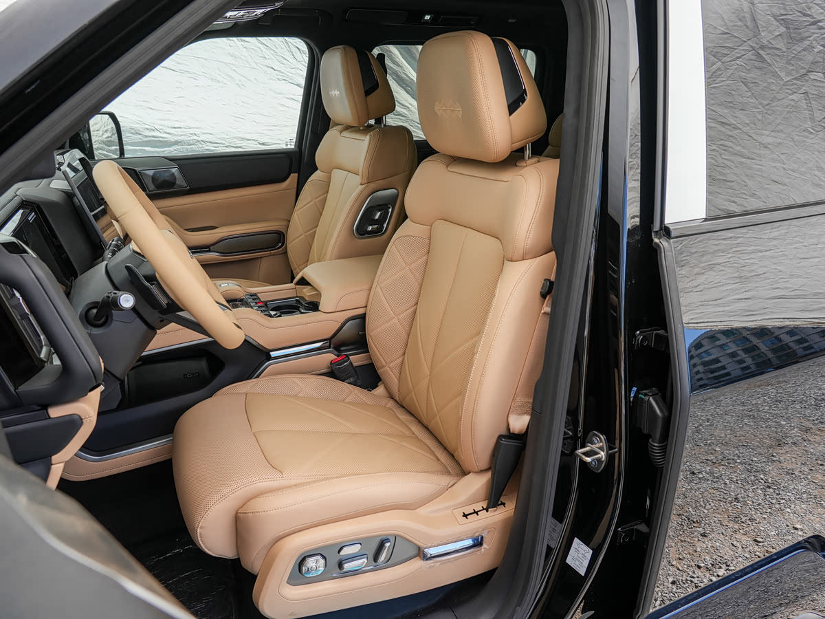 BYD Fangchengbao Bao 8 2025 Luxury 6-Seat — 6
