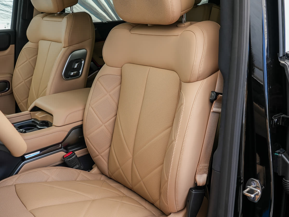 BYD Fangchengbao Bao 8 2025 Luxury 6-Seat — 5
