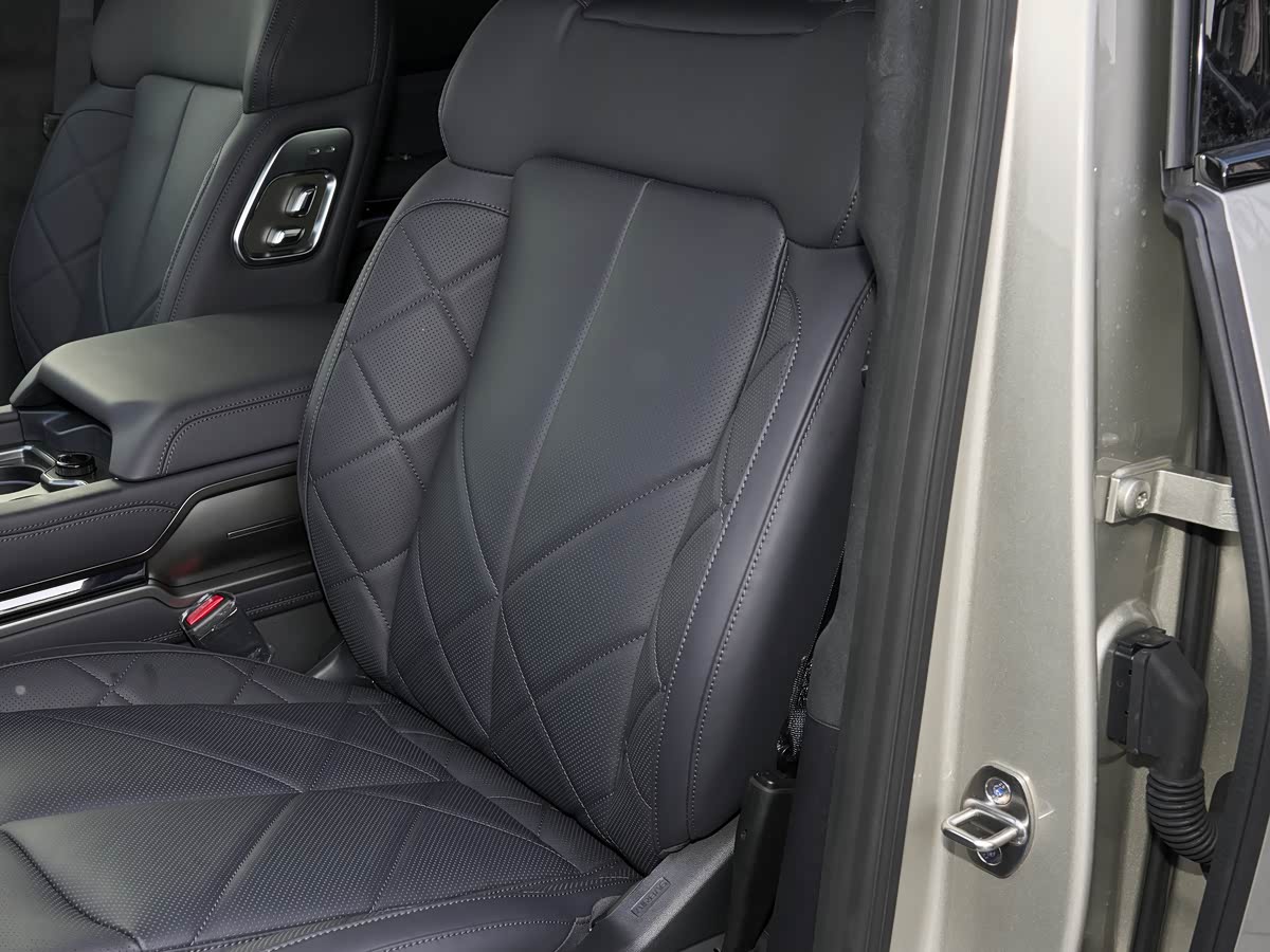 BYD Fangchengbao Bao 8 2025 Luxury 7-Seat — 6