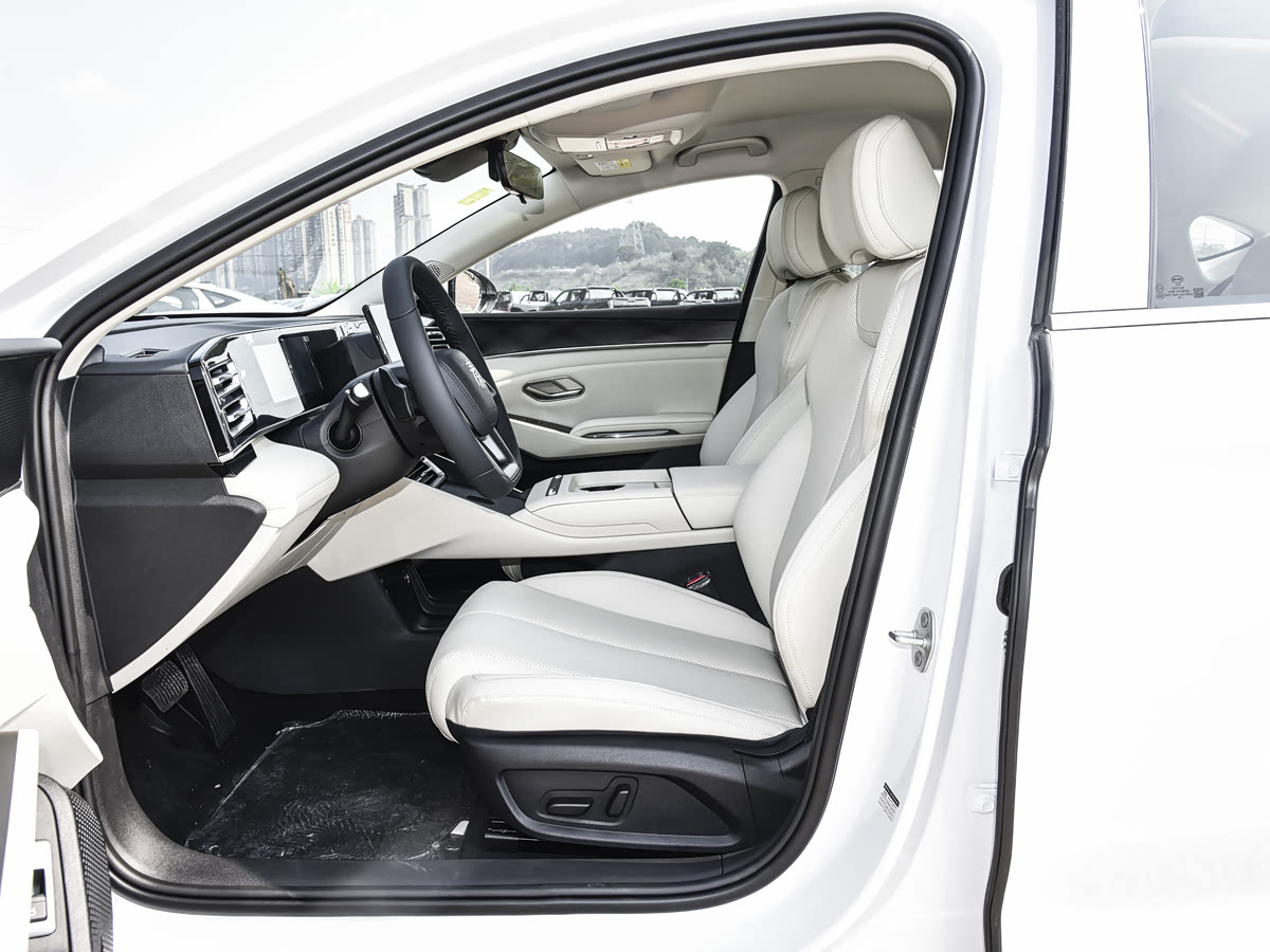 BYD Qin L EV 470KM Leading — 7