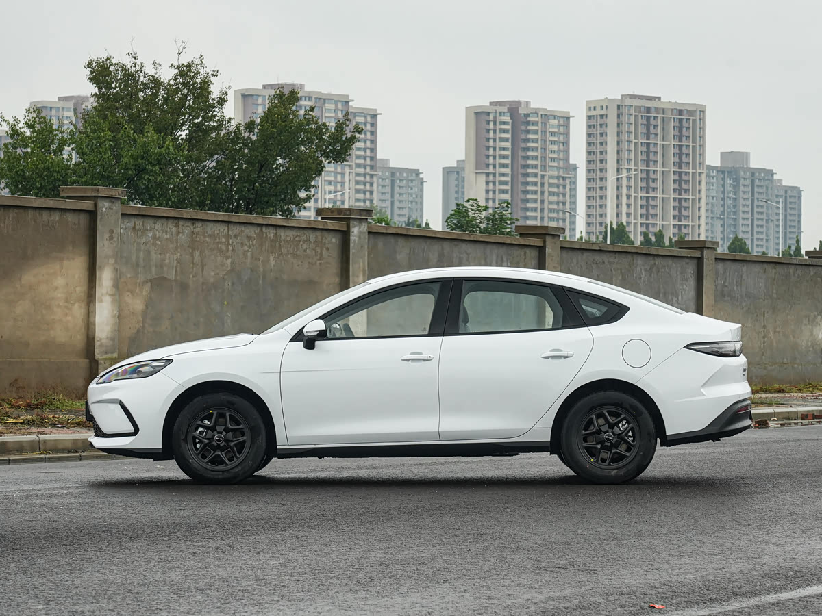 BYD Seal 05 DMi 2026 128KM Luxury — 4