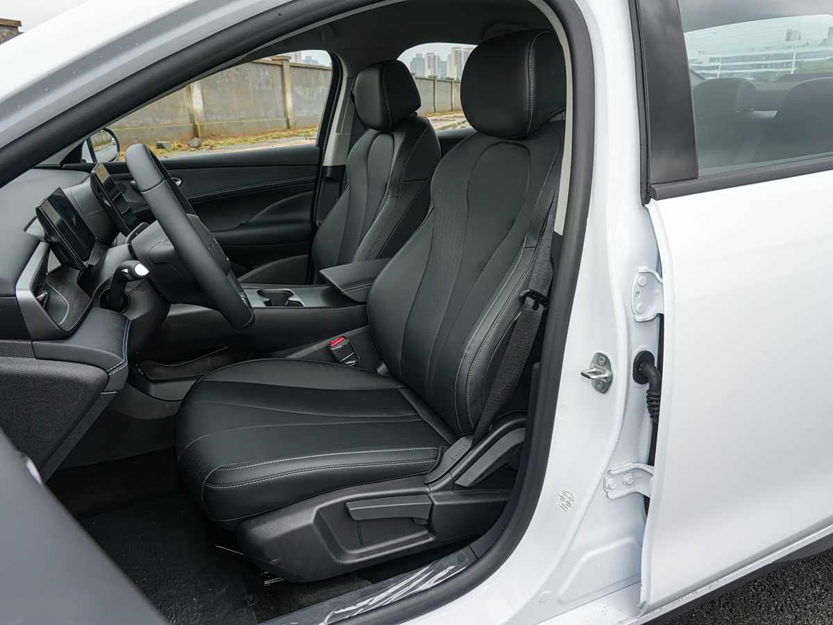 BYD Seal 05 DMi 2026 128KM Luxury — 8