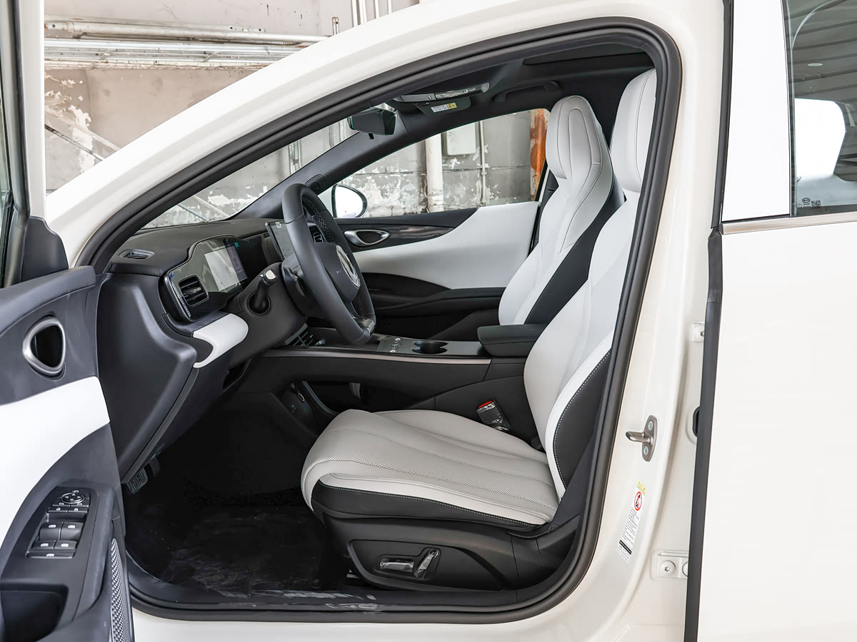 BYD Seal 06 EV Smart Drive 470KM Premium — 7