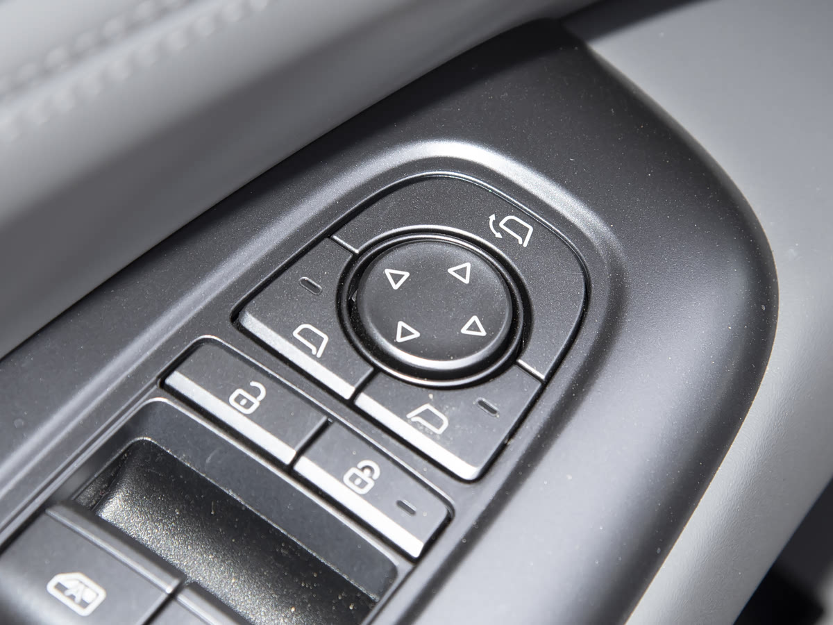 BYD Seal 07 DMi 2026 1.5T 230KM Flagship — 7