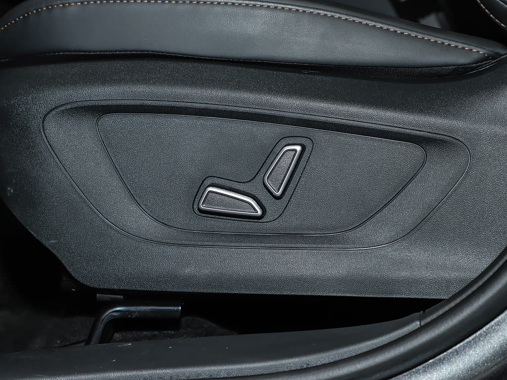 Changan 4th-Gen CS55 PLUS PHEV Changan CS55 PLUS PHEV 2026 Smart Blue Whale 125km Smart Plus — 7