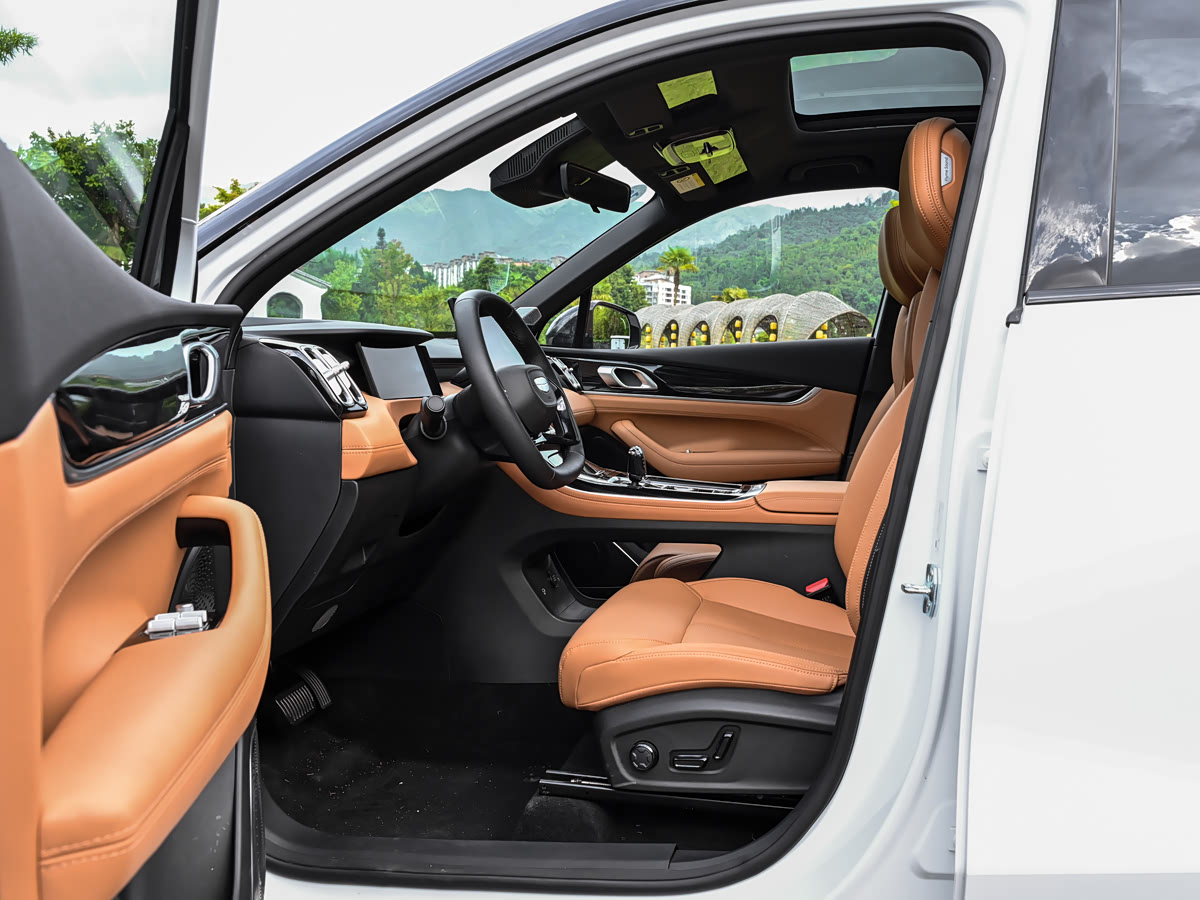 Geely Boyue L 2025 1.5TD DCT Jinxiu — 7