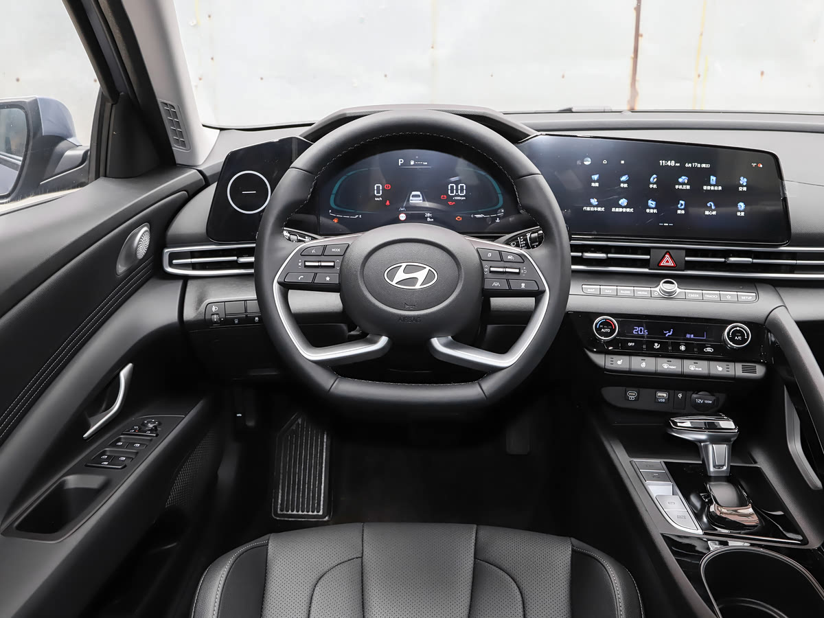 Hyundai Elantra 2026 1.5L CVT LUX Premium — 6