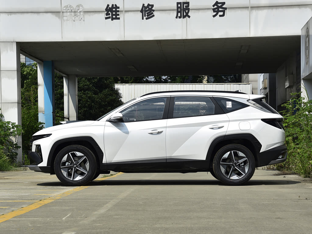 2026 Tucson (Upgraded) — 4