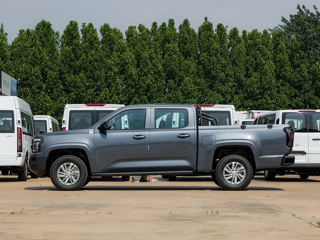 2026 JMC Avenue Pickup 4X4 Long Bed — 4