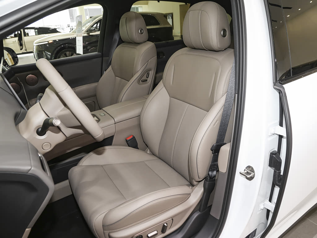 2026 Li Auto i6 2WD Standard — 7