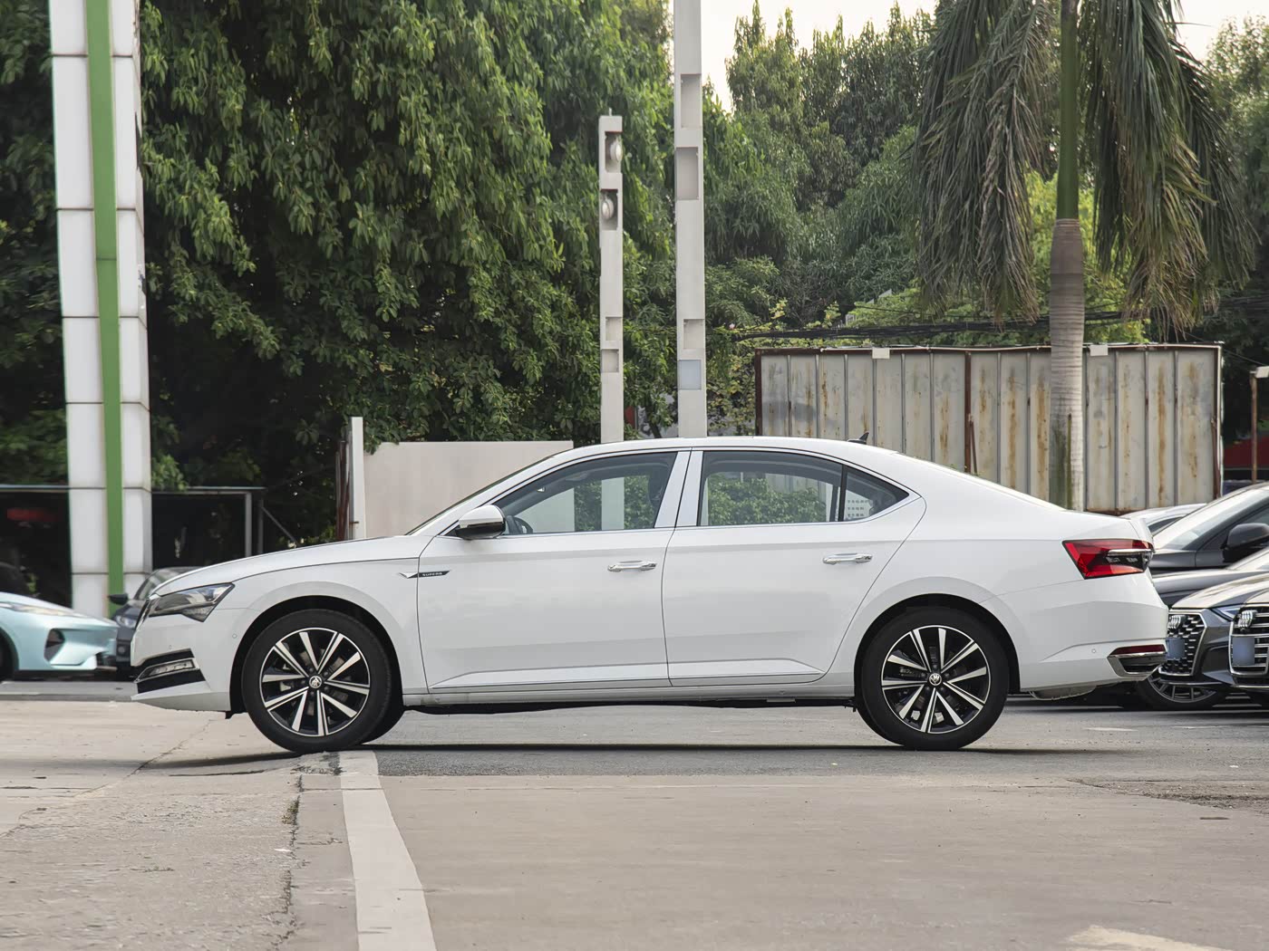 Skoda Superb 2025 TSI280 DSG Premium — 3