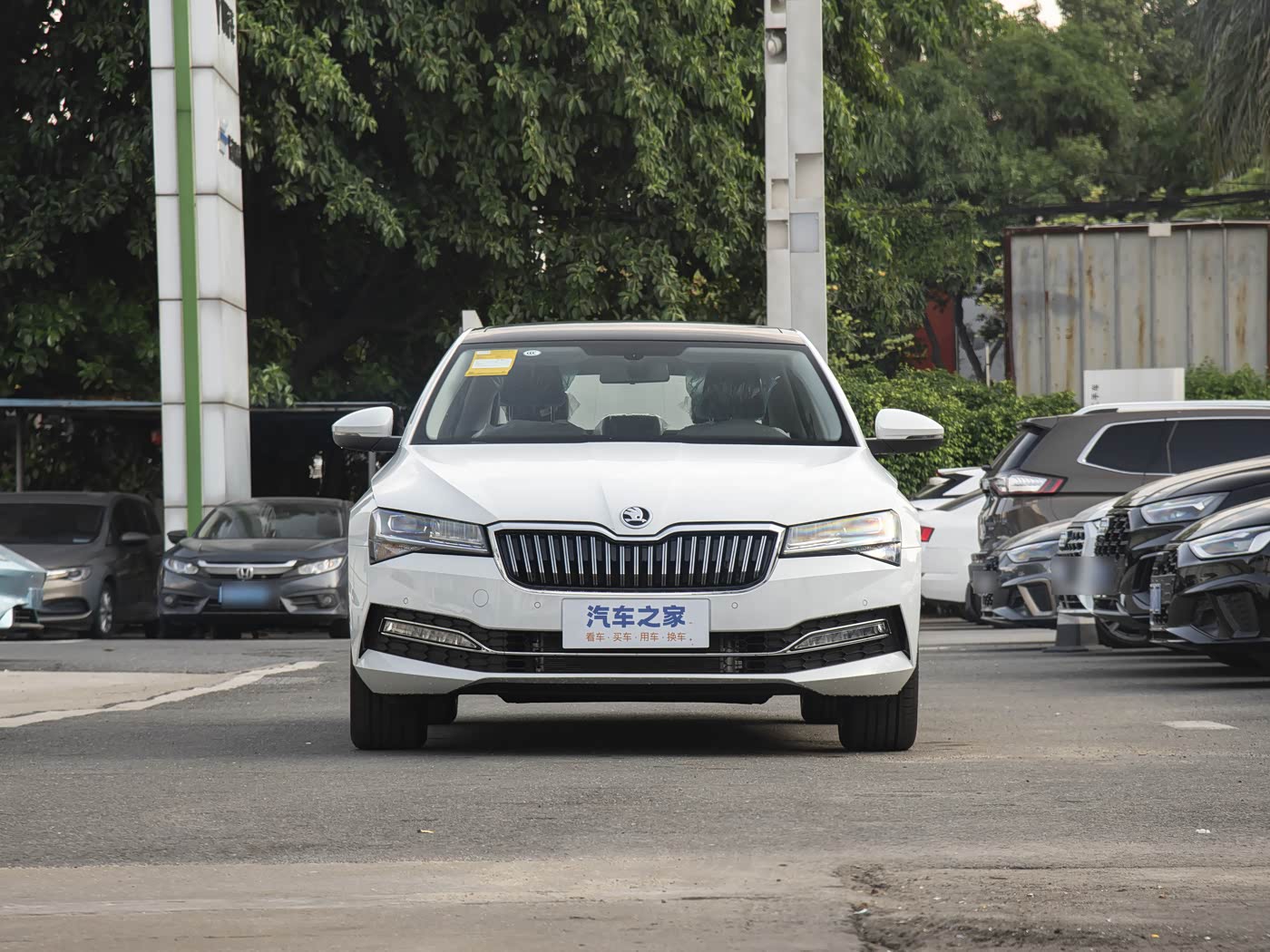 Skoda Superb 2025 TSI280 DSG Premium — 2