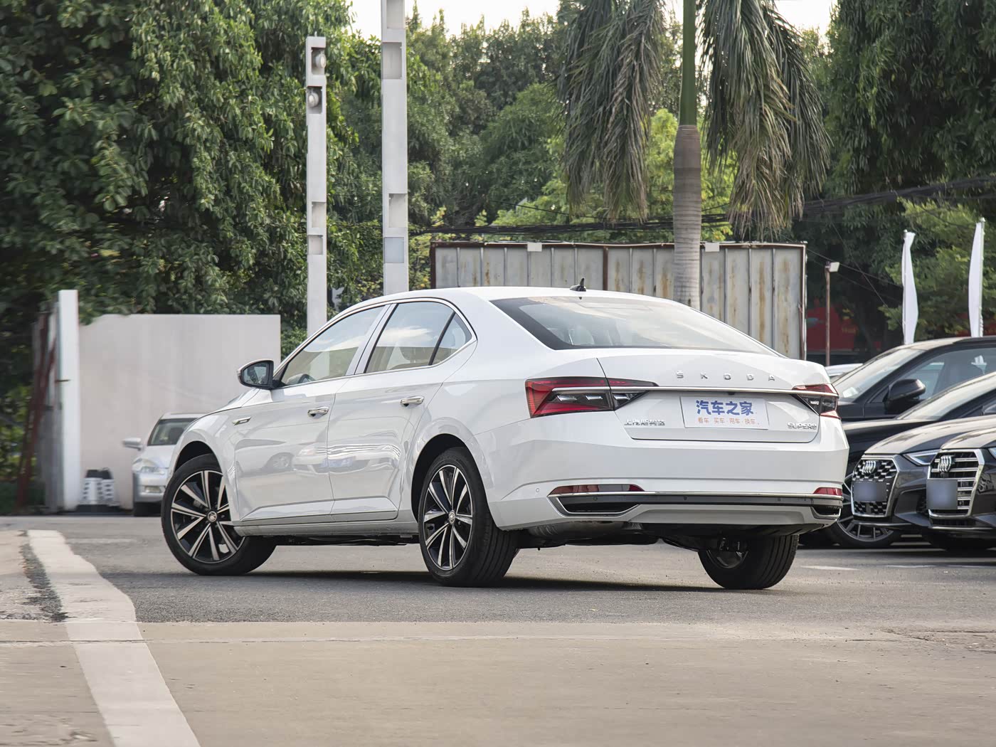 Skoda Superb 2025 TSI280 DSG Premium — 1