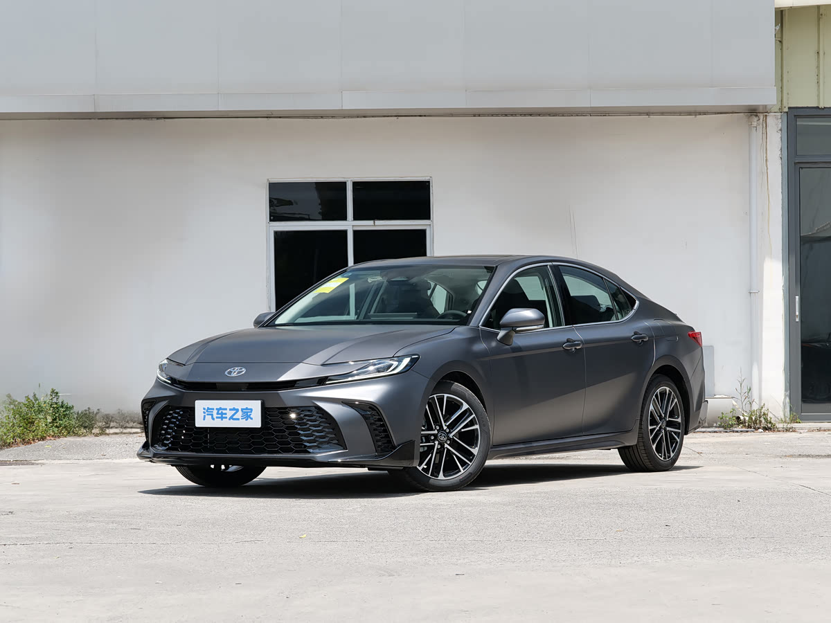 Toyota Camry 2025 2.0HXS Hybrid Sport — 1