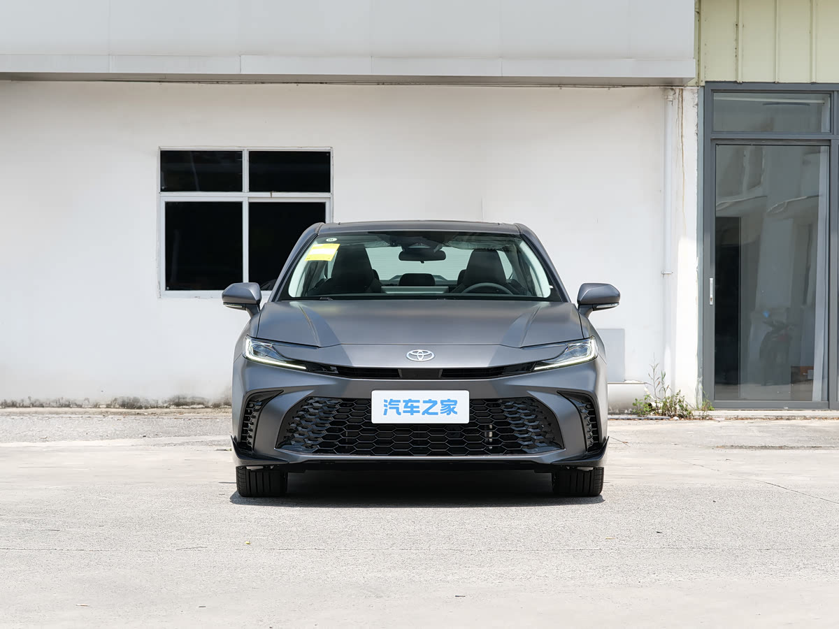 Toyota Camry 2025 2.0HXS Hybrid Sport — 2