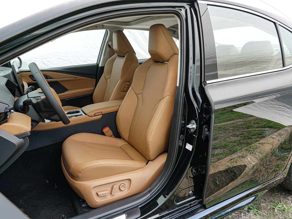 Toyota Camry 2025 2.0HXS Hybrid Sport — 8