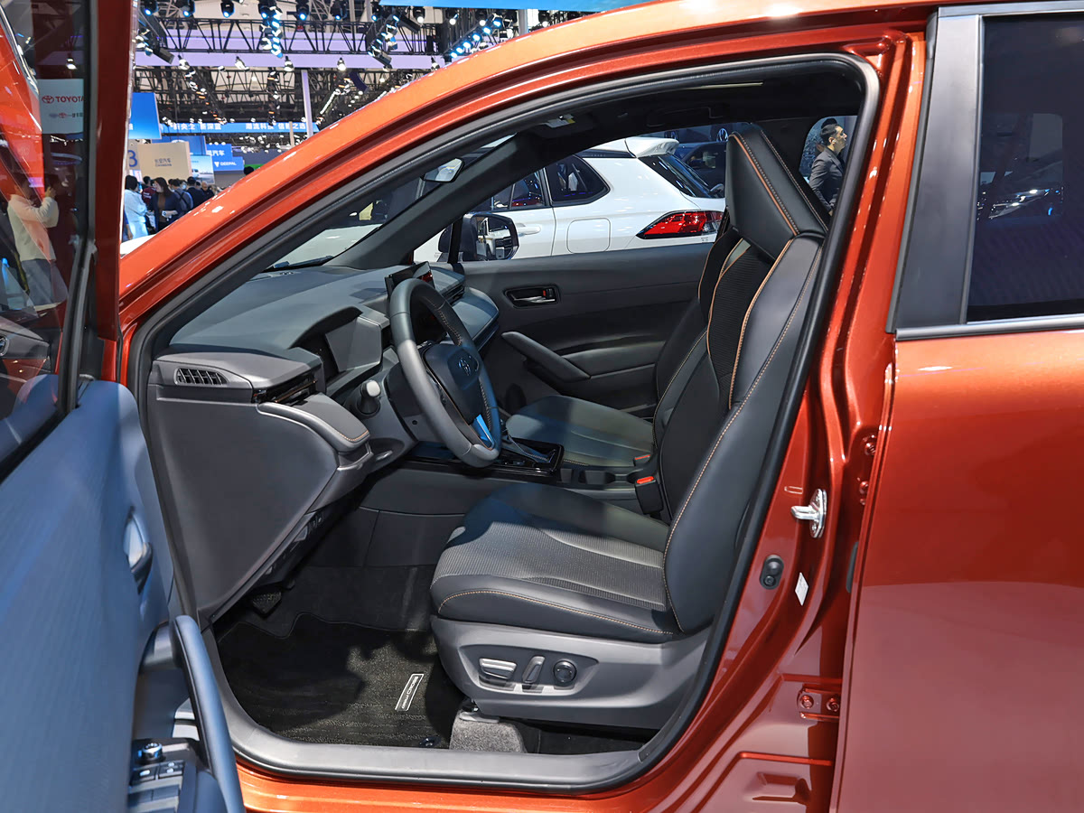 Toyota Corolla Cross 2026 2.0L Hybrid Elite — 7