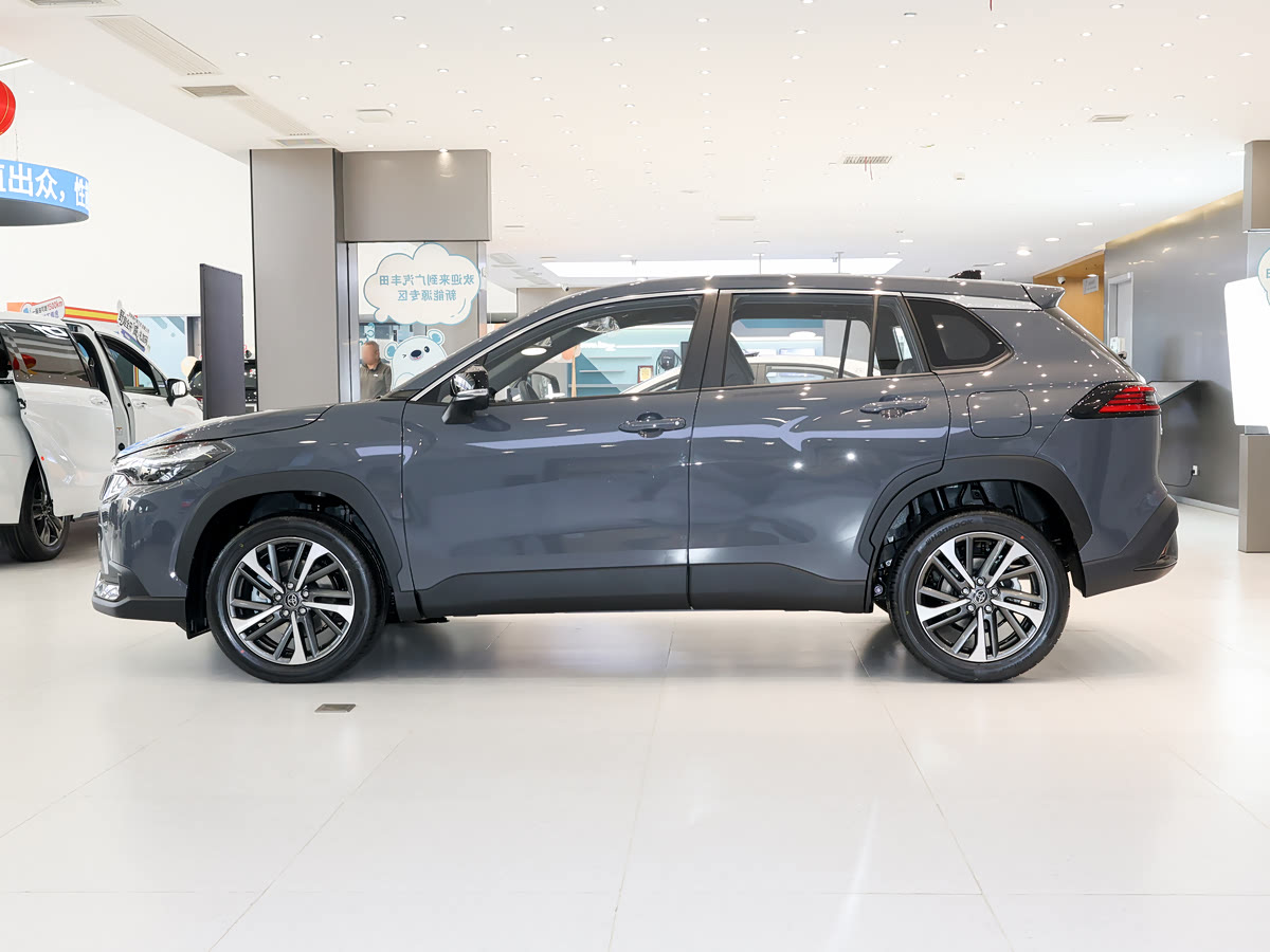 Toyota Frontlander 2026 2.0L Hybrid Luxury Plus — 4
