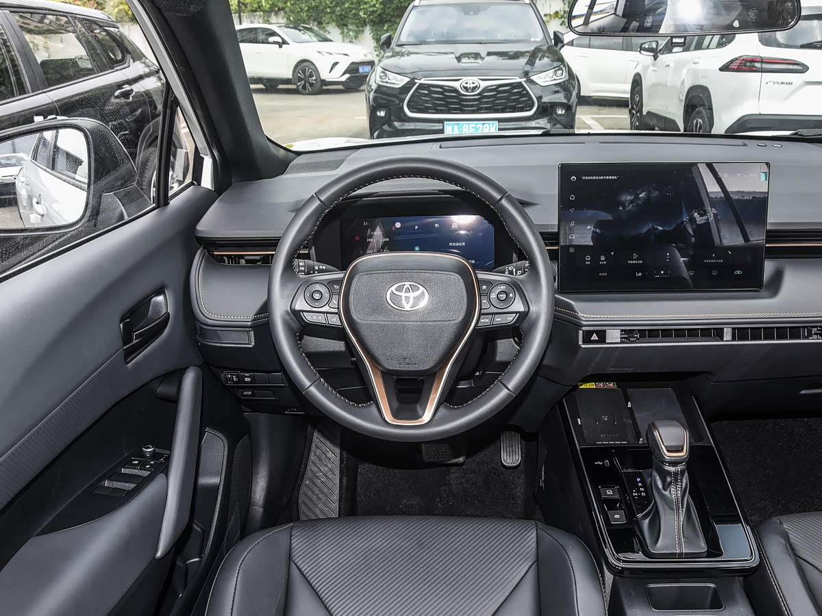 Toyota Frontlander 2026 2.0L Hybrid Luxury Plus — 6