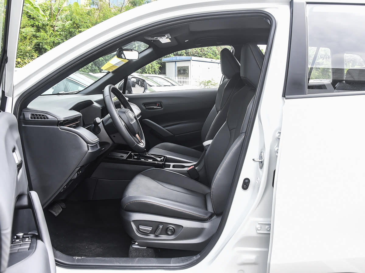 Toyota Frontlander 2026 2.0L Hybrid Luxury Plus — 7