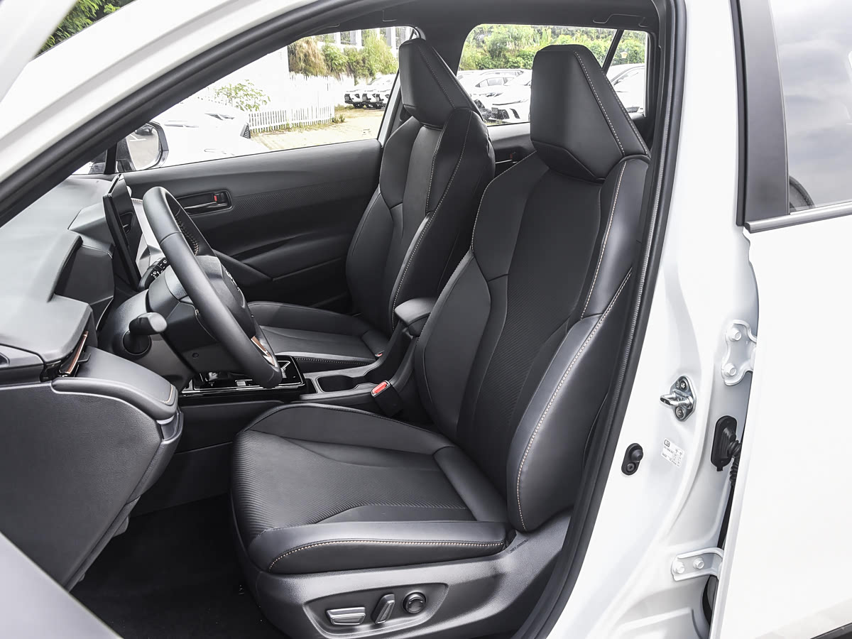 Toyota Frontlander 2026 2.0L Hybrid Luxury Plus — 8