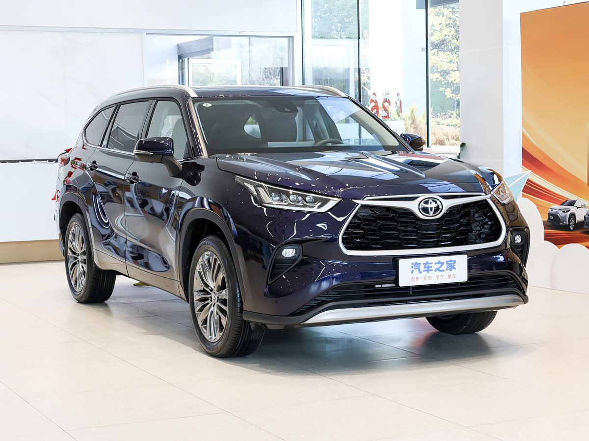 Toyota Highlander 2.5L Hybrid Luxury 7-Seat — 3