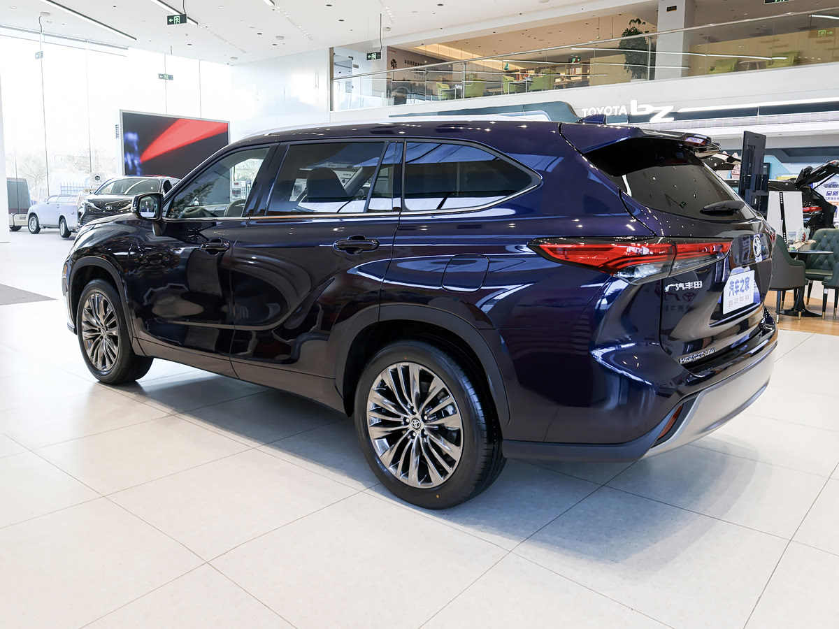 Toyota Highlander 2026 2.5L Hybrid AWD Luxury 7-Seat — 4