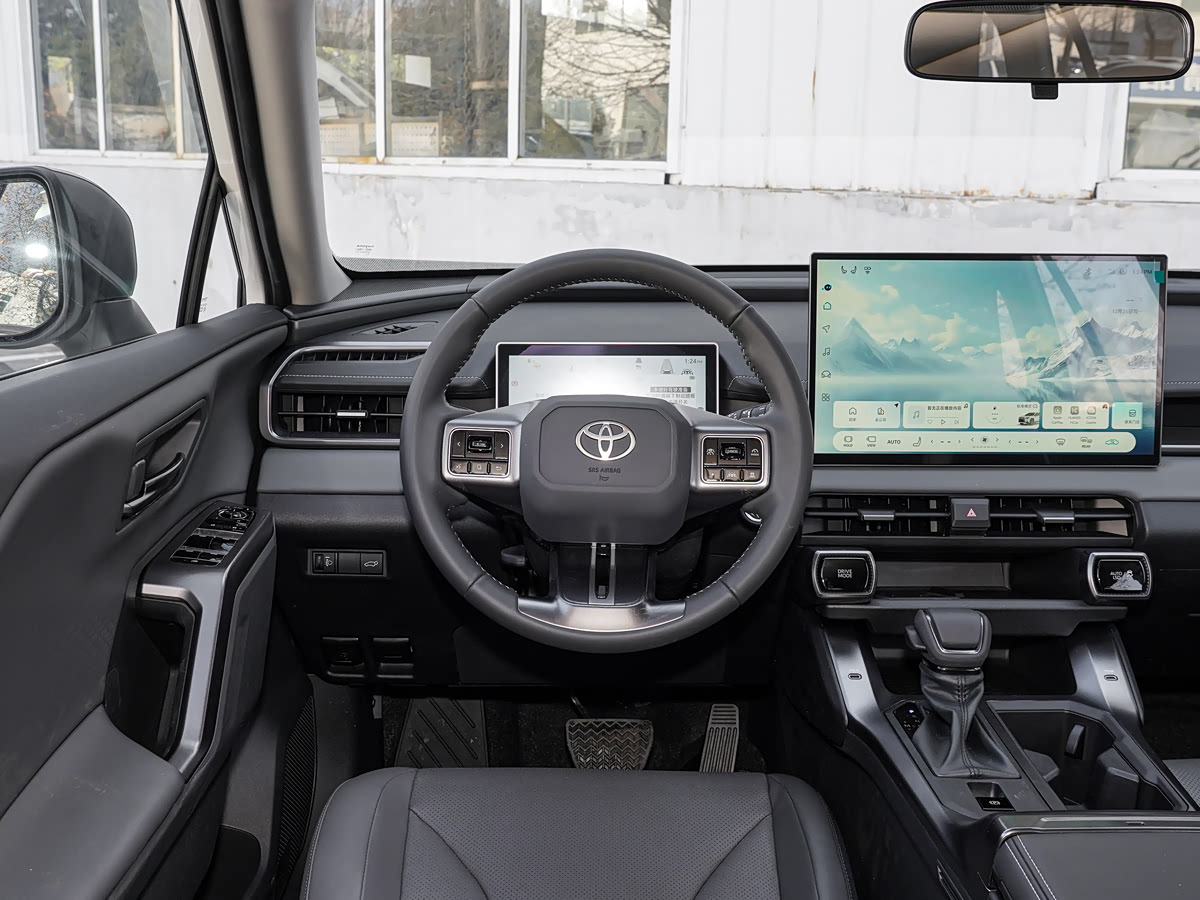 Toyota RAV4 2026 2.0L 4WD Luxury — 6